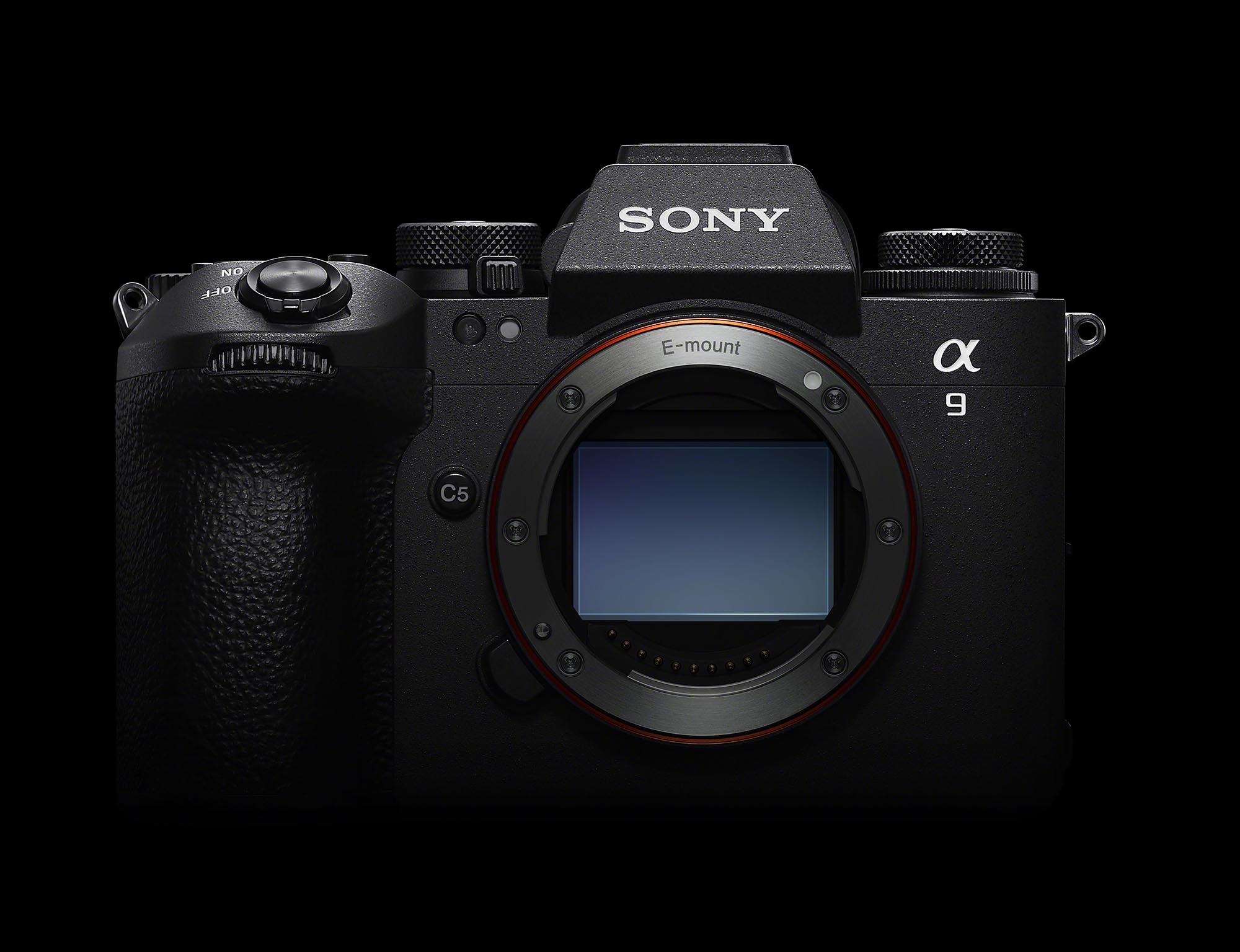 The Loudest Thing in the Room: DSLR vs Mirrorless for Corporate Event Photography